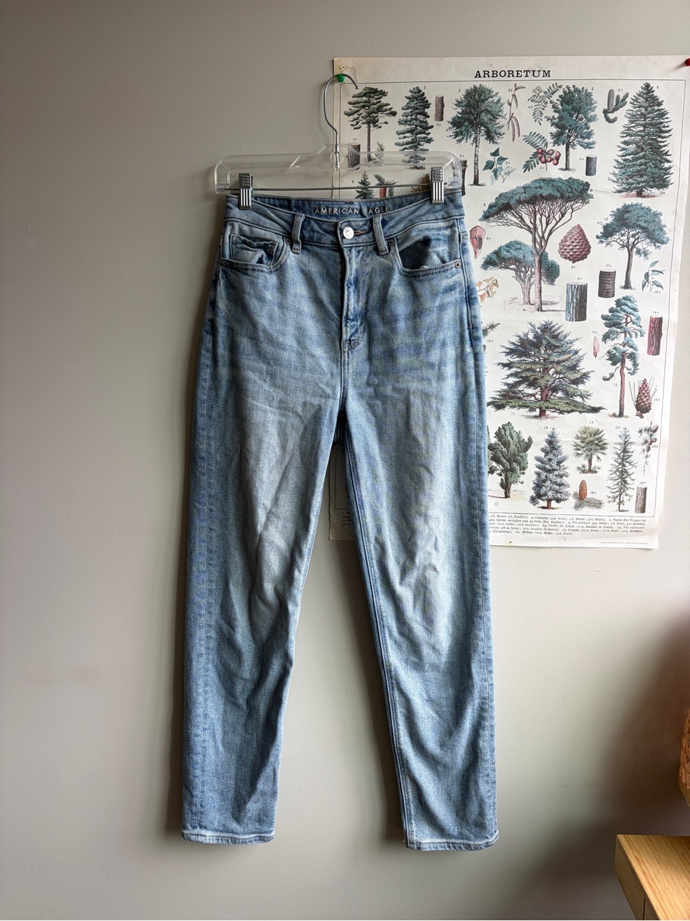American Eagle Outfitters Light Wash High-Rise Women’s Jeans